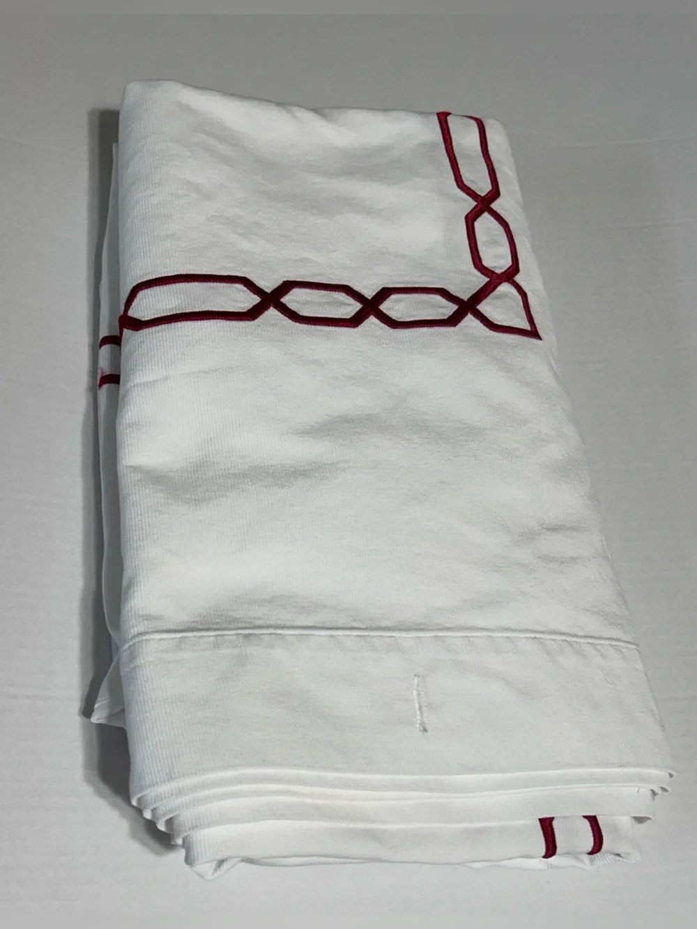Pottery Barn  hotel shower curtain White Red Embroidery heavy cotton 72x72 in.